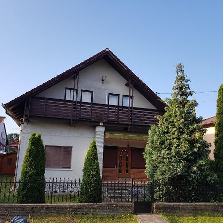 Nádor Apartman Appartamento Balatonlelle Esterno foto