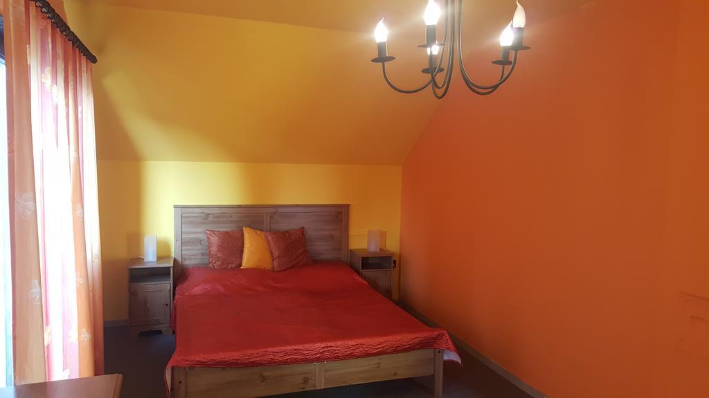 Nádor Apartman Appartamento Balatonlelle Esterno foto