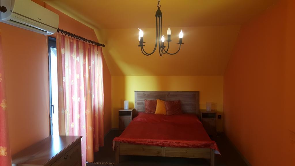 Nádor Apartman Appartamento Balatonlelle Esterno foto